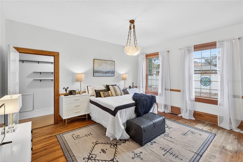 Active With Contract: $395,000 (5 beds, 2 baths, 2752 Square Feet)