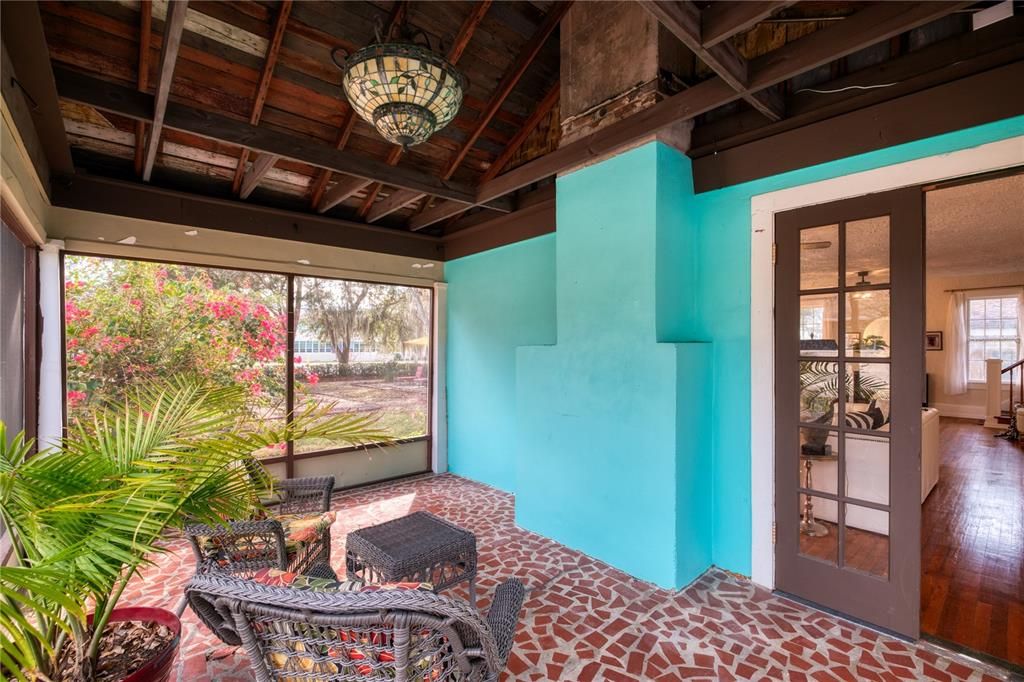 Active With Contract: $395,000 (5 beds, 2 baths, 2752 Square Feet)
