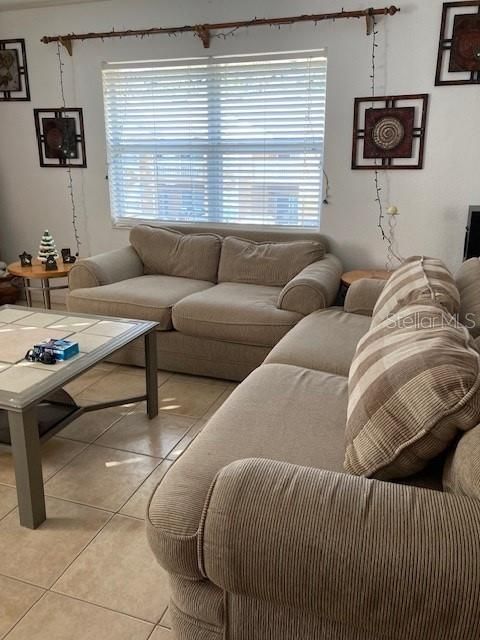 For Sale: $159,500 (2 beds, 2 baths, 1035 Square Feet)