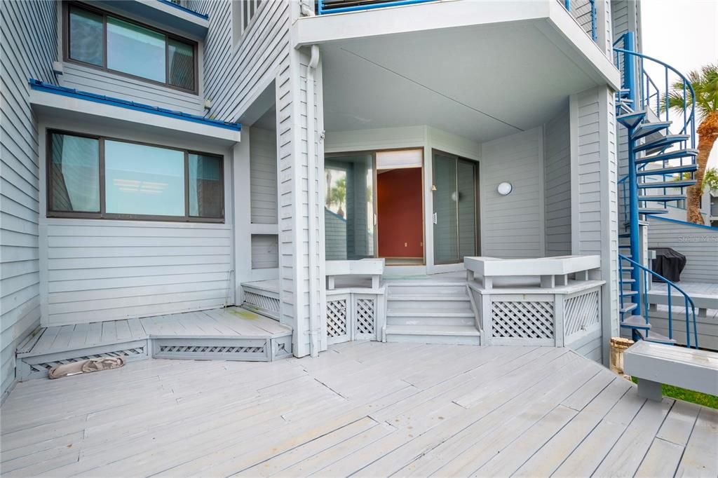 For Sale: $769,000 (2 beds, 2 baths, 1580 Square Feet)