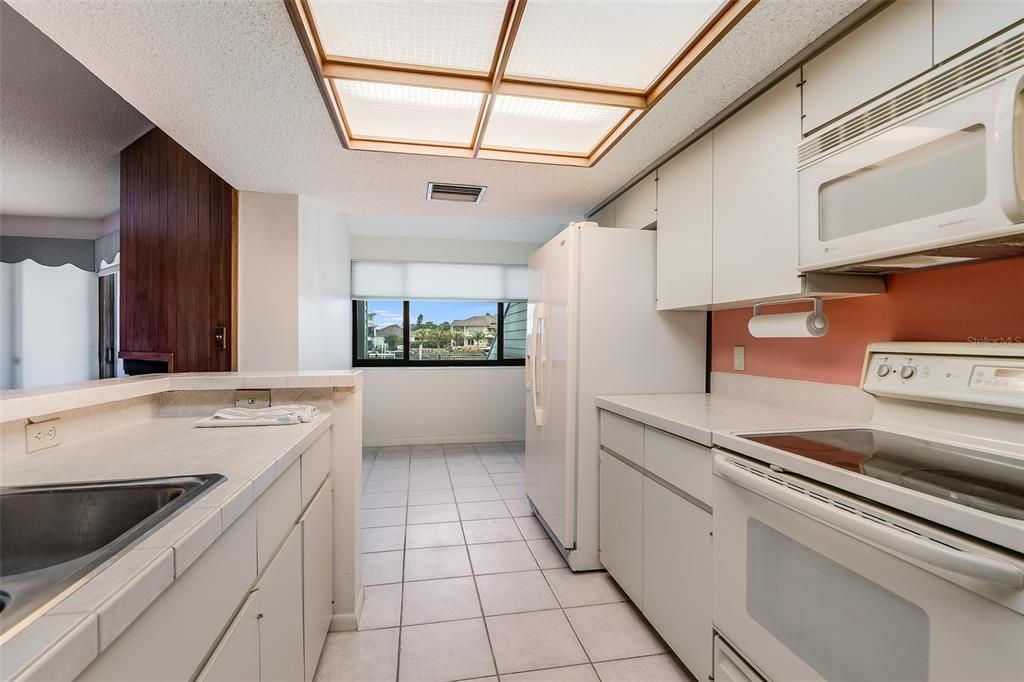 For Sale: $769,000 (2 beds, 2 baths, 1580 Square Feet)