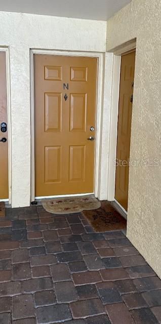 На продажу: $159,500 (2 спален, 2 ванн, 1050 Квадратных фут)