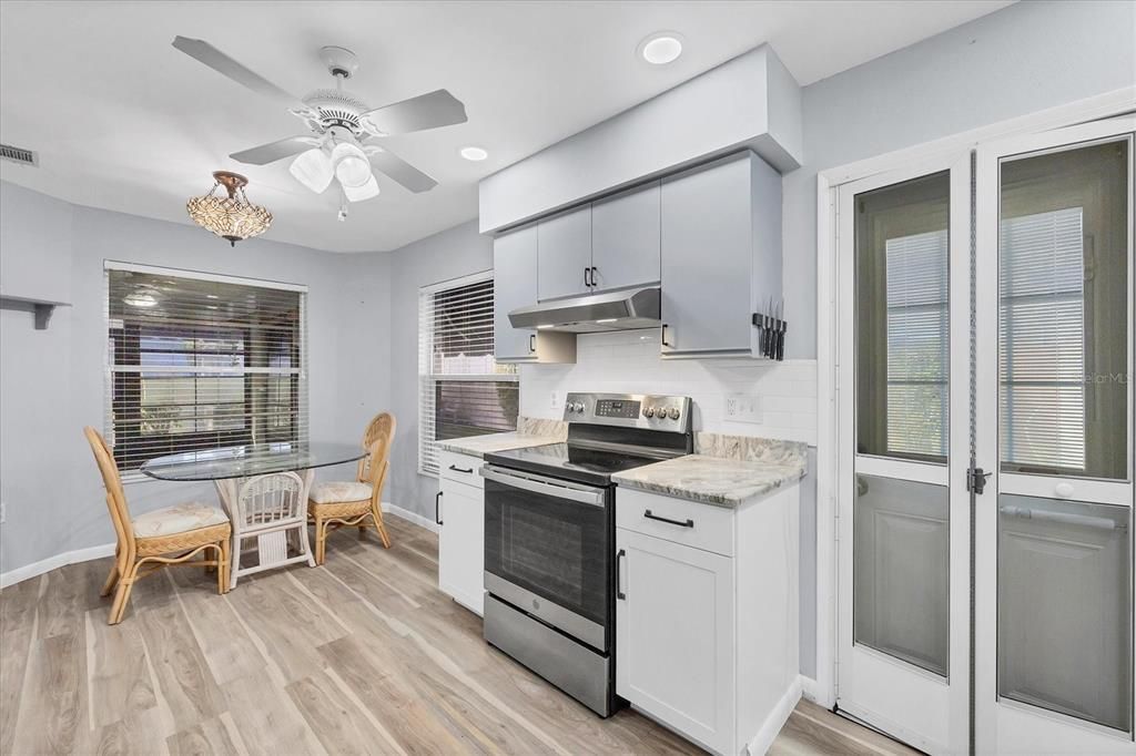 For Sale: $229,900 (2 beds, 2 baths, 1421 Square Feet)