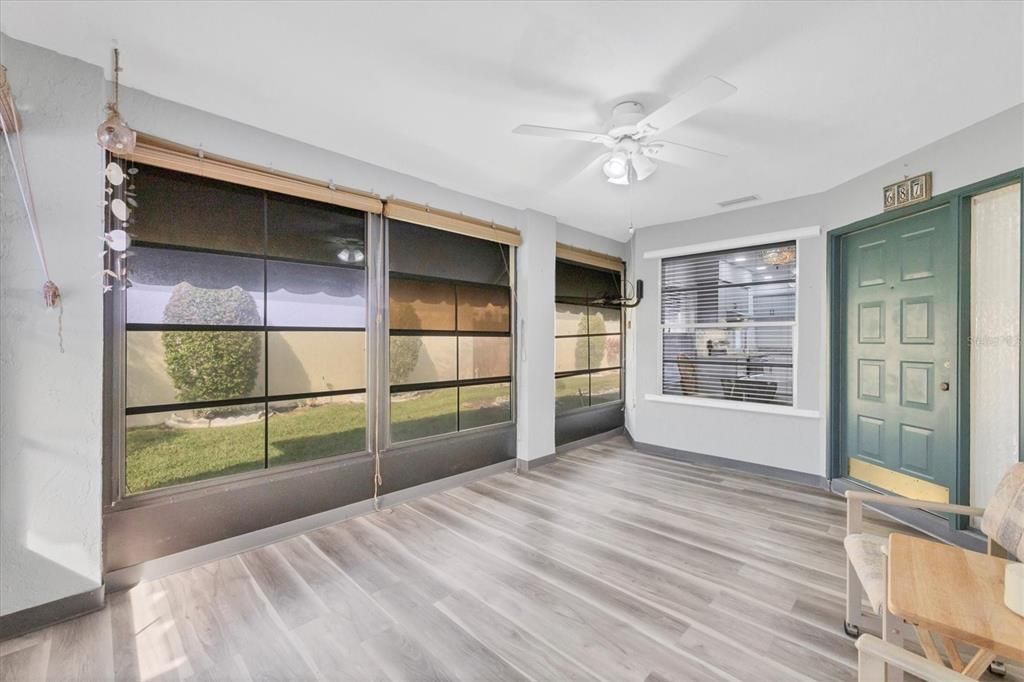 For Sale: $229,900 (2 beds, 2 baths, 1421 Square Feet)