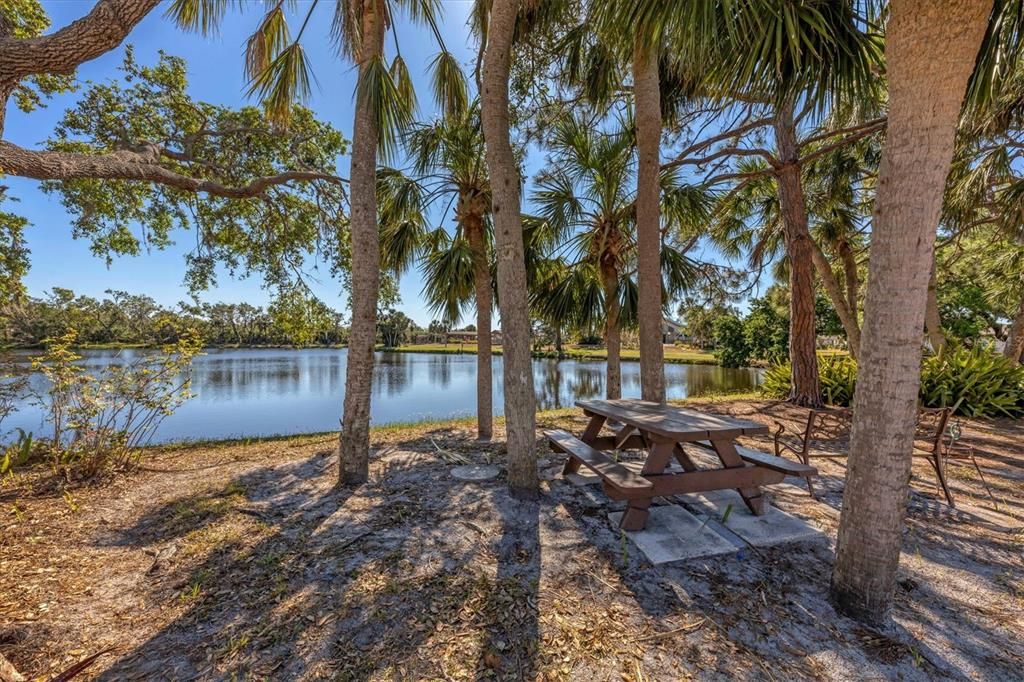 For Sale: $229,900 (2 beds, 2 baths, 1421 Square Feet)