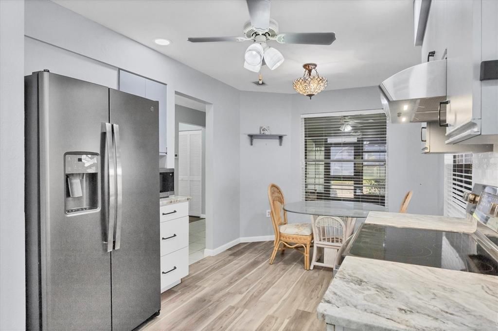 For Sale: $229,900 (2 beds, 2 baths, 1421 Square Feet)