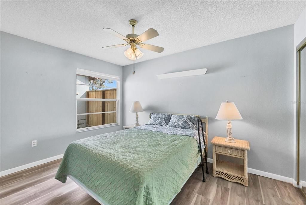 For Sale: $229,900 (2 beds, 2 baths, 1421 Square Feet)
