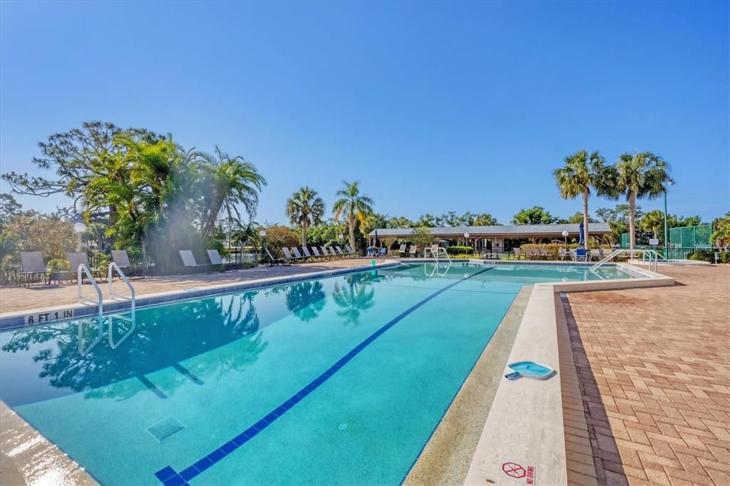 For Sale: $229,900 (2 beds, 2 baths, 1421 Square Feet)