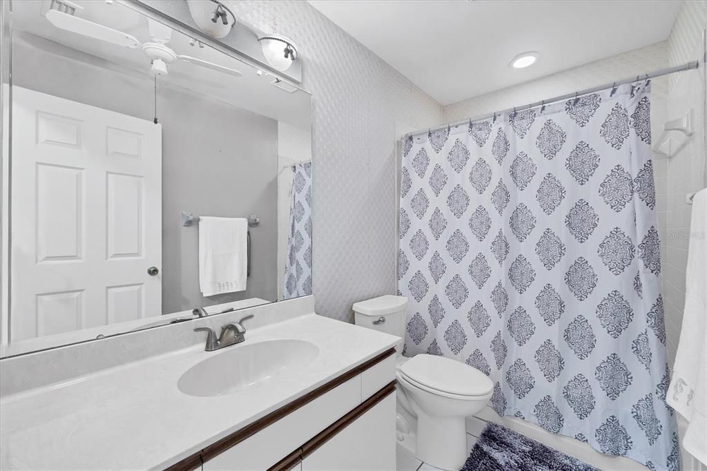 For Sale: $229,900 (2 beds, 2 baths, 1421 Square Feet)