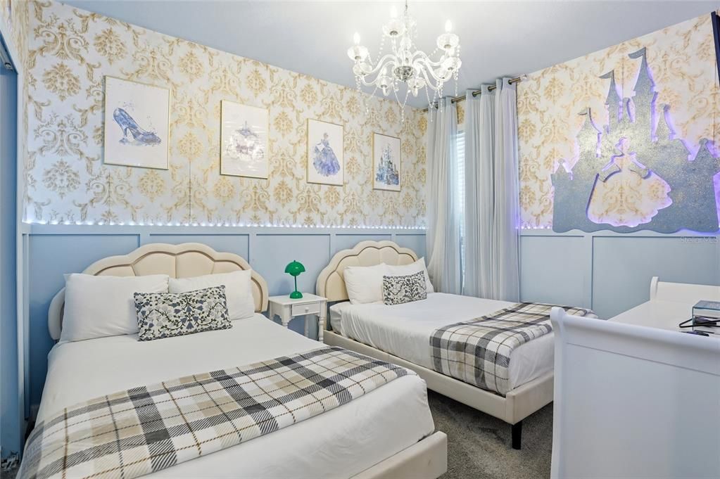 Под контрактом: $625,000 (6 спален, 5 ванн, 3291 Квадратных фут)