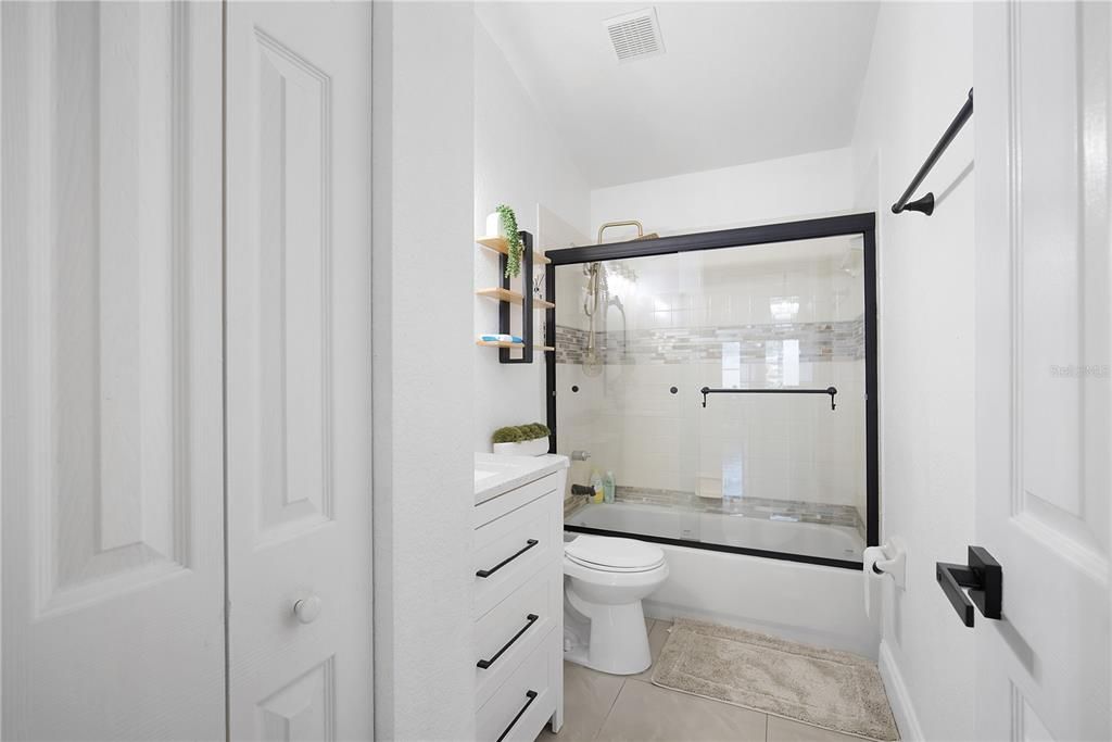 Active With Contract: $255,000 (3 beds, 2 baths, 1658 Square Feet)