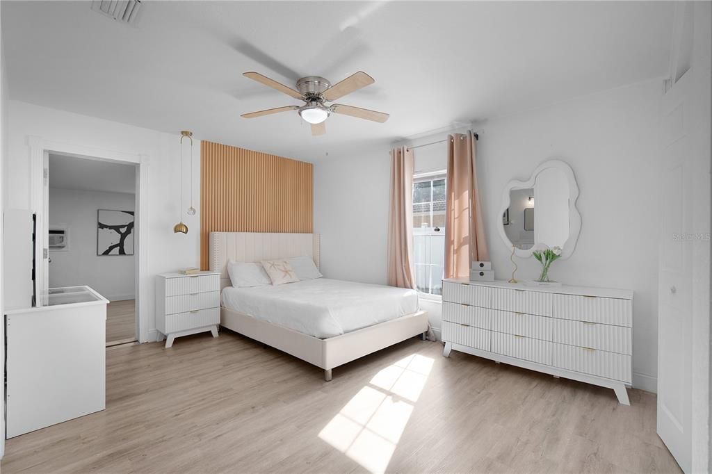 Active With Contract: $255,000 (3 beds, 2 baths, 1658 Square Feet)