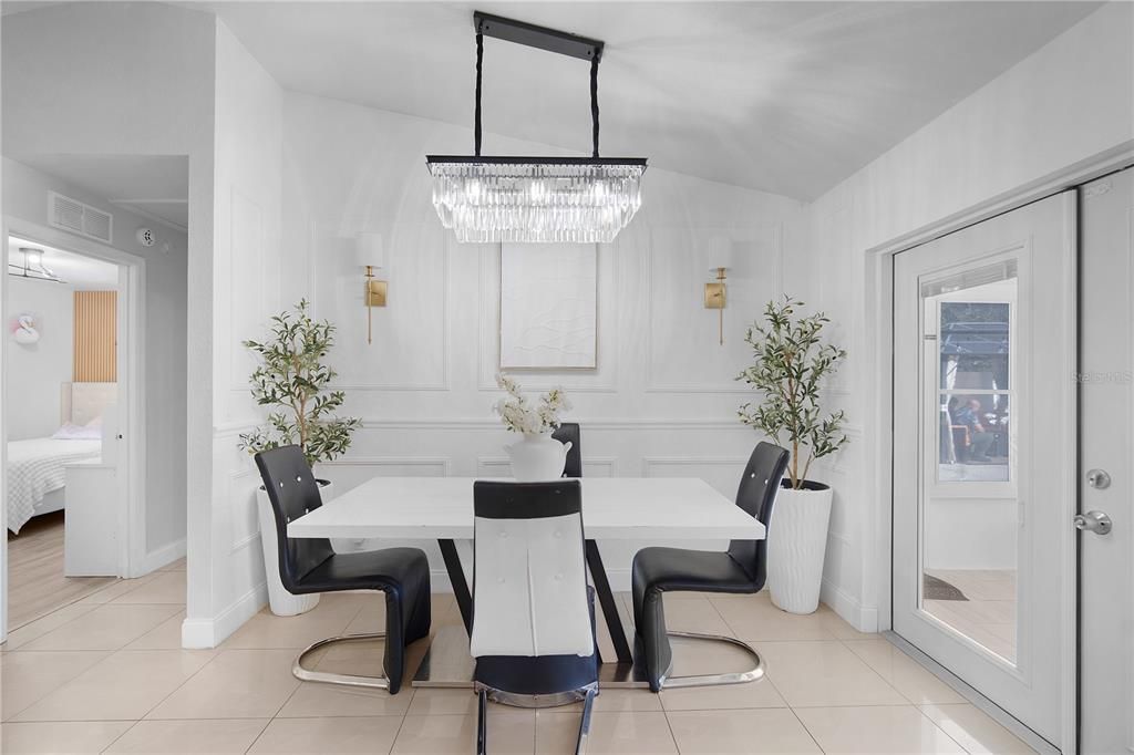 Active With Contract: $255,000 (3 beds, 2 baths, 1658 Square Feet)