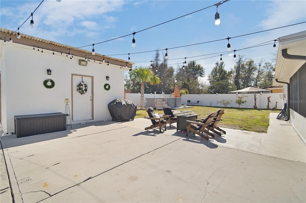 Active With Contract: $255,000 (3 beds, 2 baths, 1658 Square Feet)