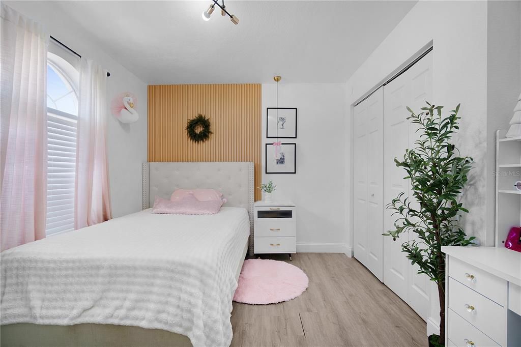 Active With Contract: $255,000 (3 beds, 2 baths, 1658 Square Feet)