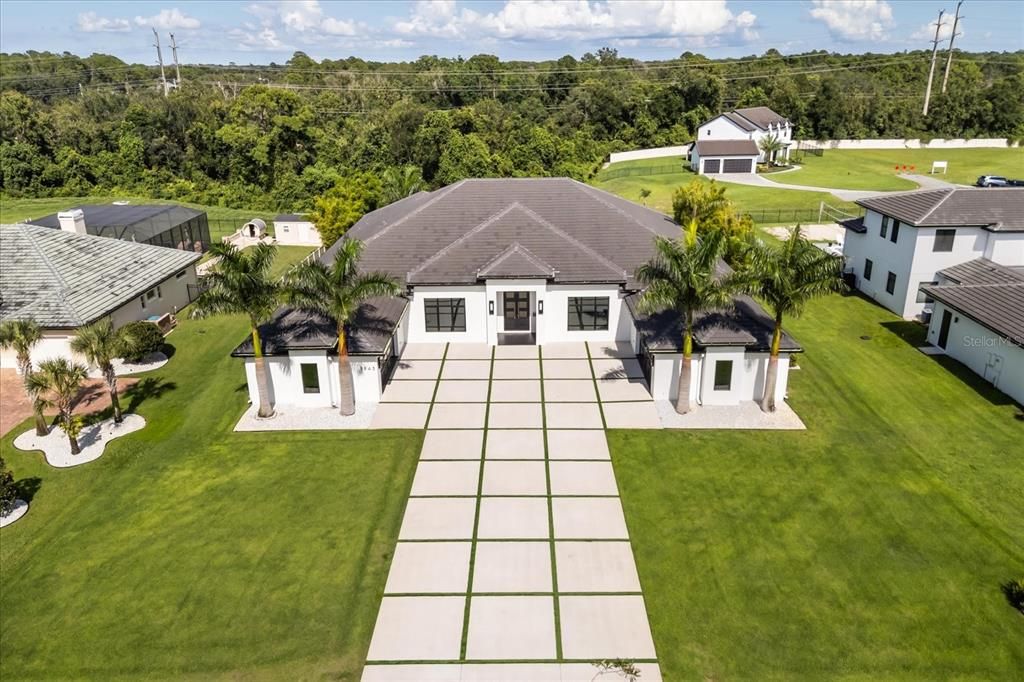 Activo con contrato: $2,400,000 (5 camas, 3 baños, 5359 Pies cuadrados)