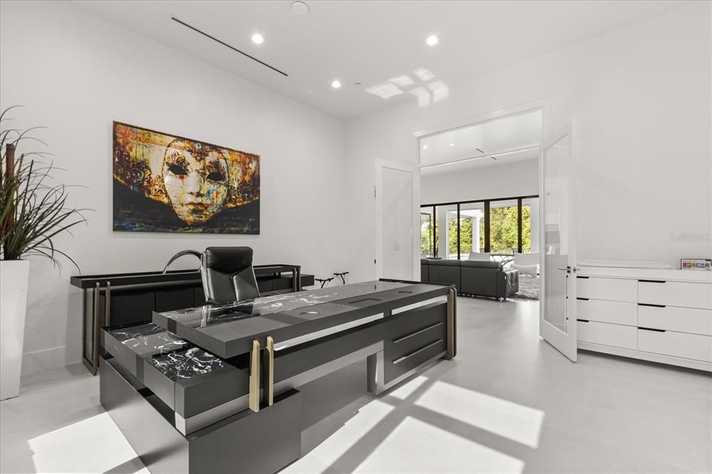 Activo con contrato: $2,400,000 (5 camas, 3 baños, 5359 Pies cuadrados)
