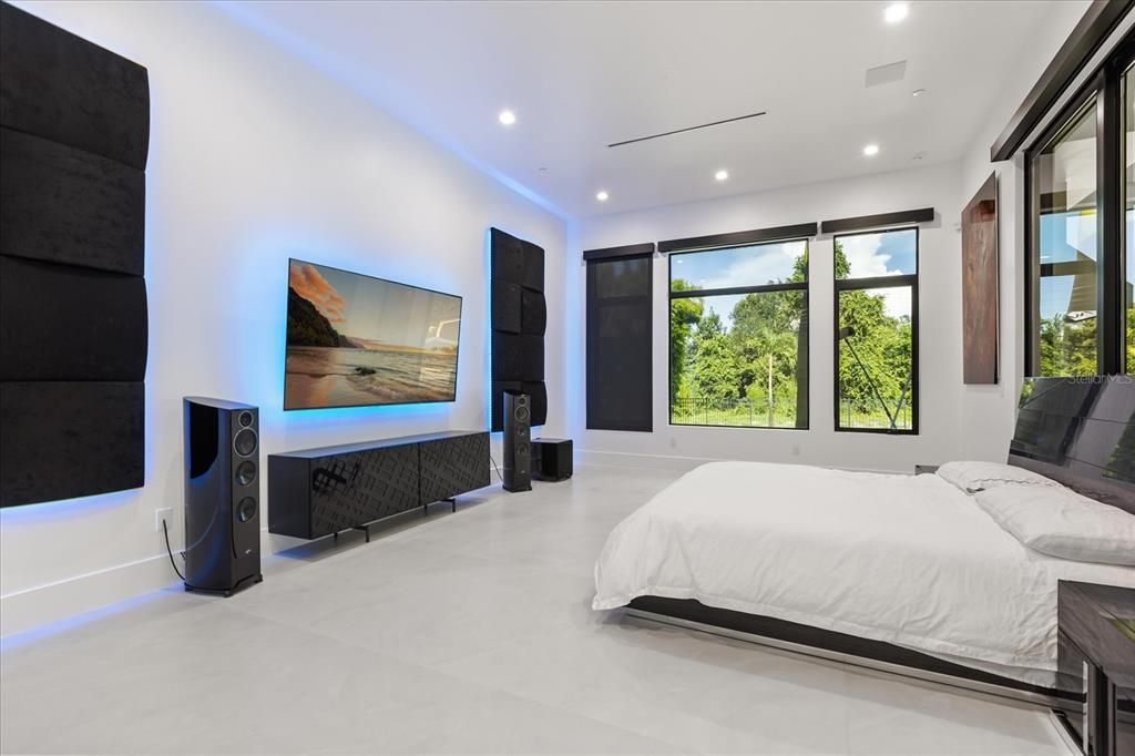 Activo con contrato: $2,400,000 (5 camas, 3 baños, 5359 Pies cuadrados)