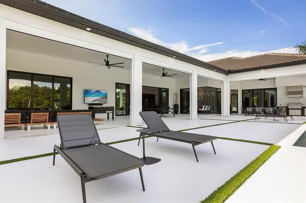 Activo con contrato: $2,400,000 (5 camas, 3 baños, 5359 Pies cuadrados)