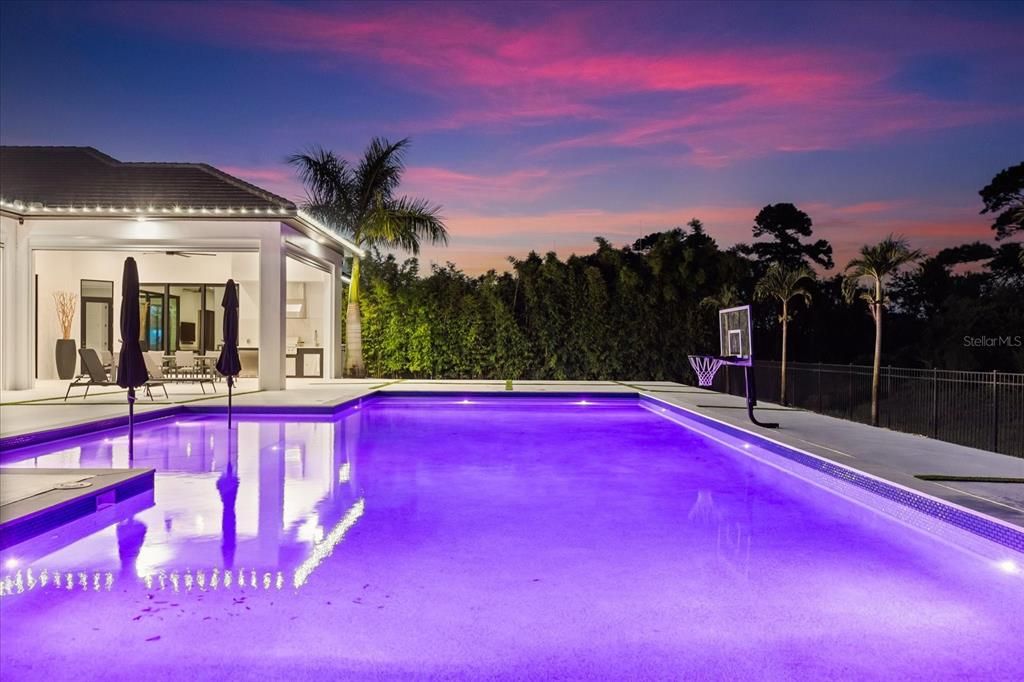 Activo con contrato: $2,400,000 (5 camas, 3 baños, 5359 Pies cuadrados)