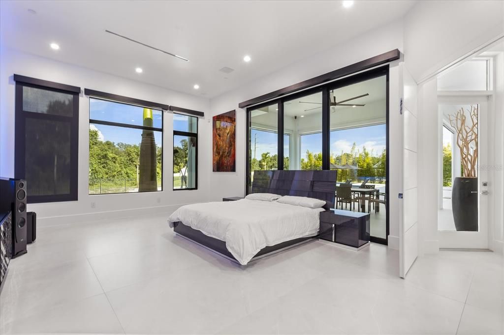 Activo con contrato: $2,400,000 (5 camas, 3 baños, 5359 Pies cuadrados)