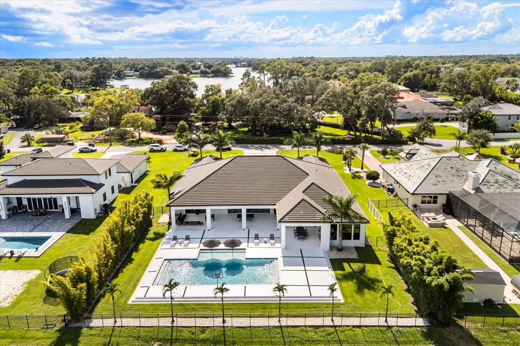 Activo con contrato: $2,400,000 (5 camas, 3 baños, 5359 Pies cuadrados)
