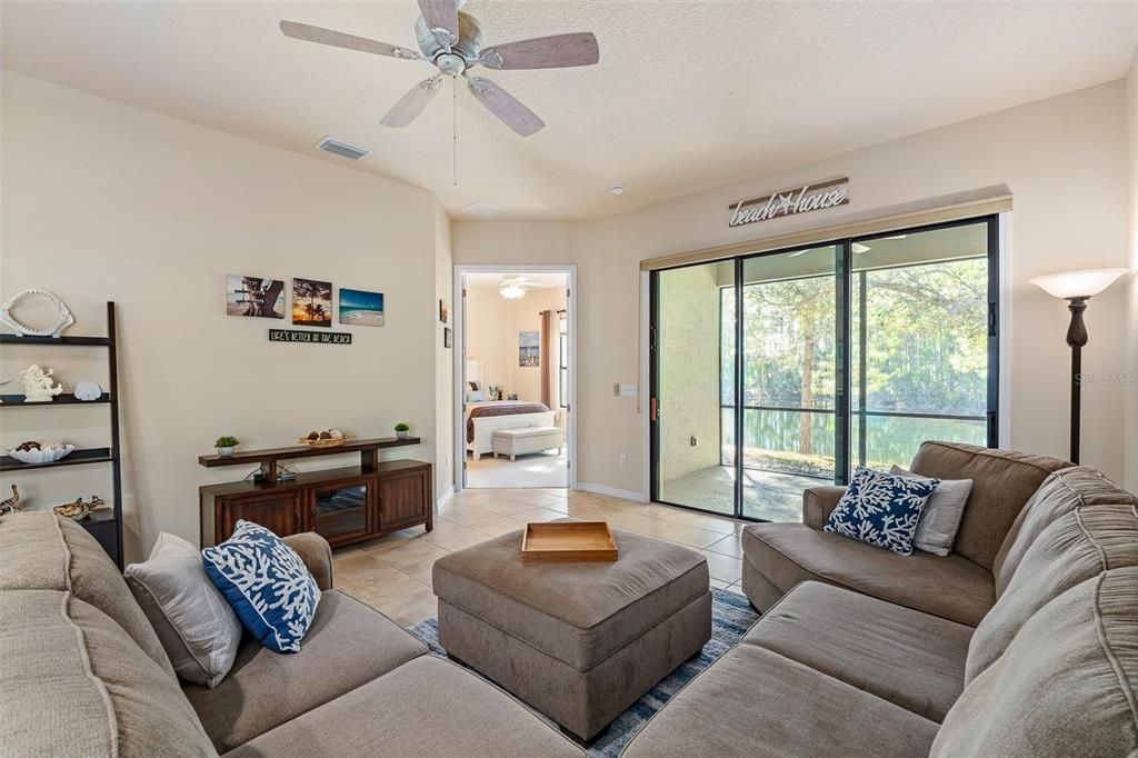 На продажу: $349,900 (2 спален, 2 ванн, 1510 Квадратных фут)