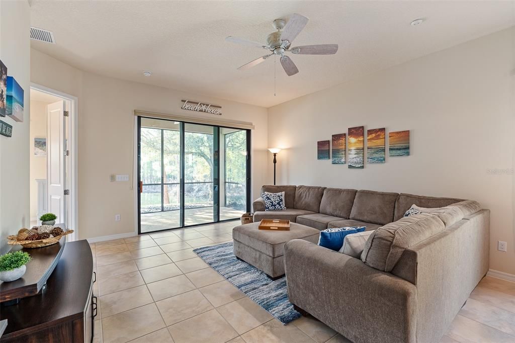 На продажу: $349,900 (2 спален, 2 ванн, 1510 Квадратных фут)