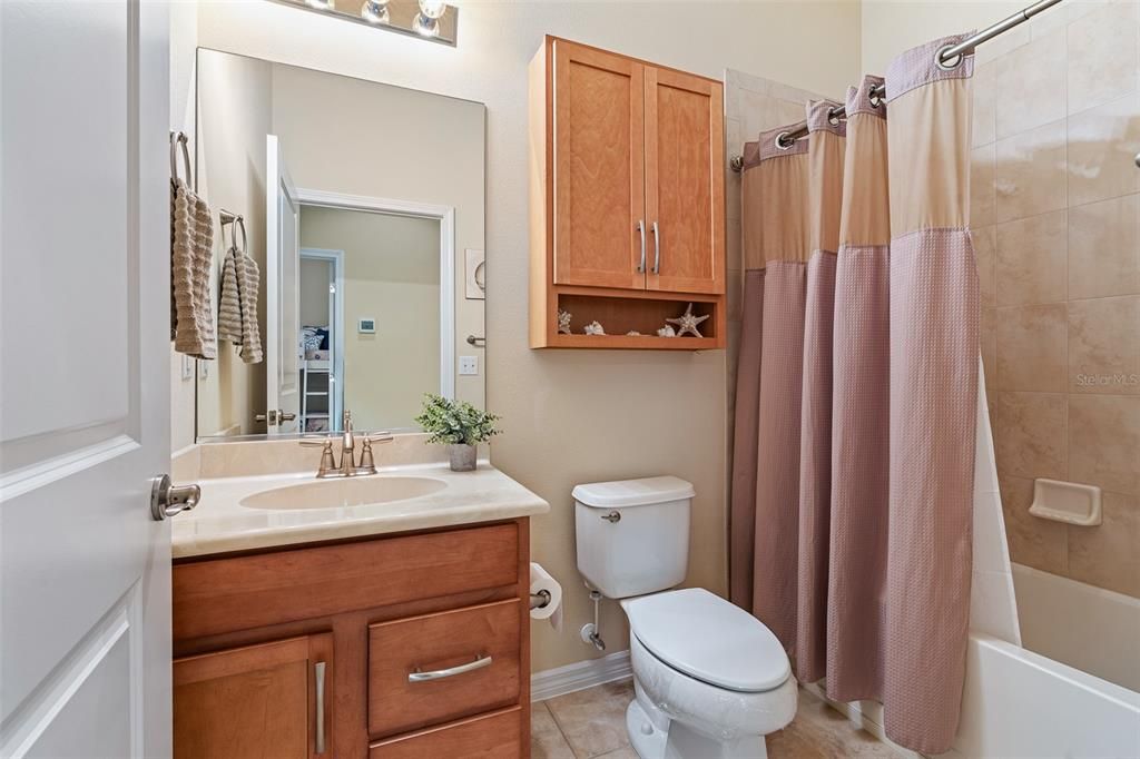 На продажу: $349,900 (2 спален, 2 ванн, 1510 Квадратных фут)