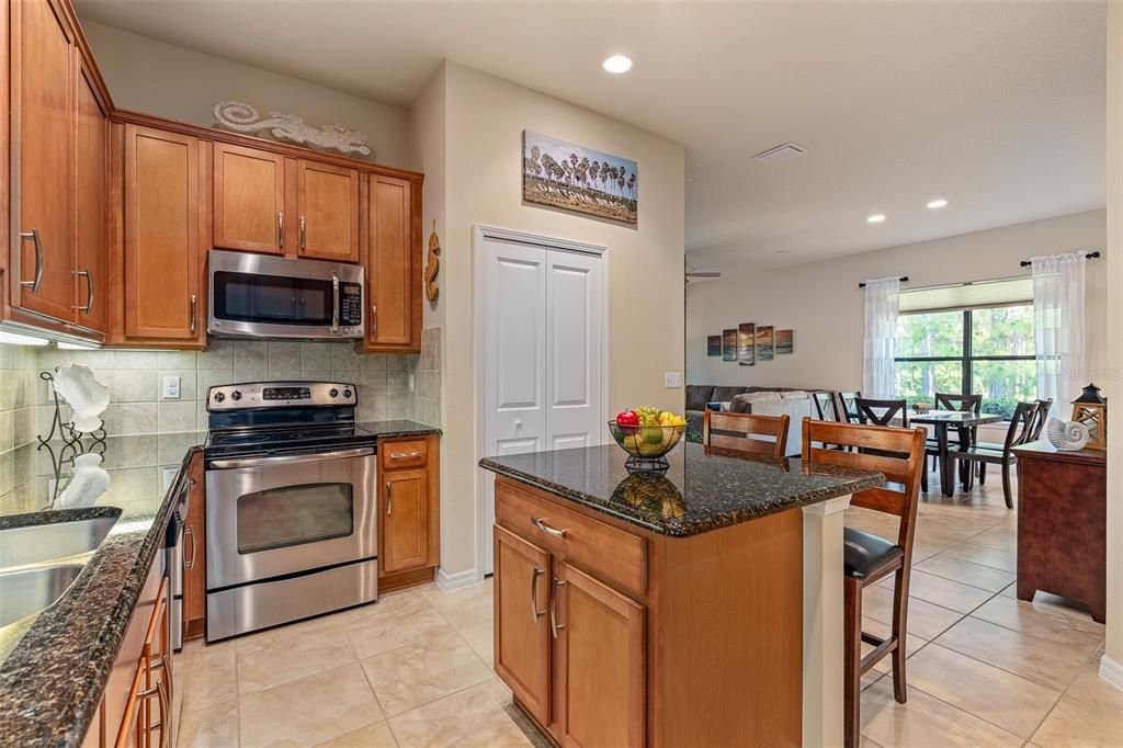 На продажу: $349,900 (2 спален, 2 ванн, 1510 Квадратных фут)