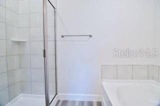 Activo con contrato: $274,400 (4 camas, 2 baños, 1635 Pies cuadrados)