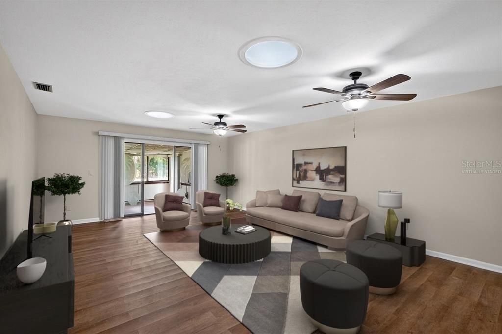 Activo con contrato: $239,000 (2 camas, 2 baños, 1242 Pies cuadrados)