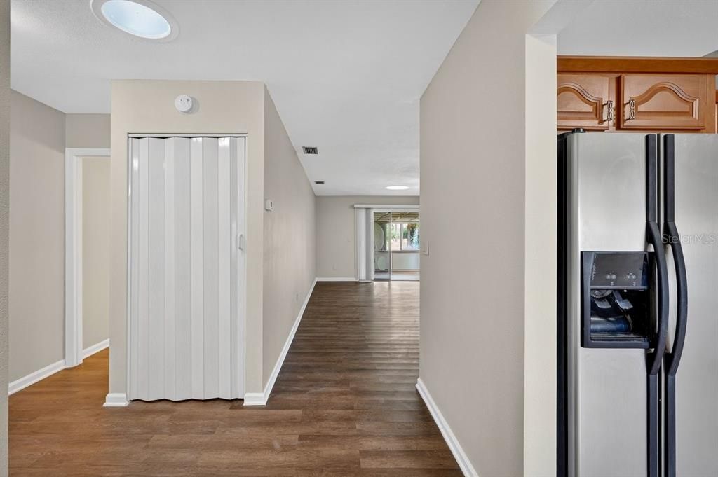 Activo con contrato: $239,000 (2 camas, 2 baños, 1242 Pies cuadrados)