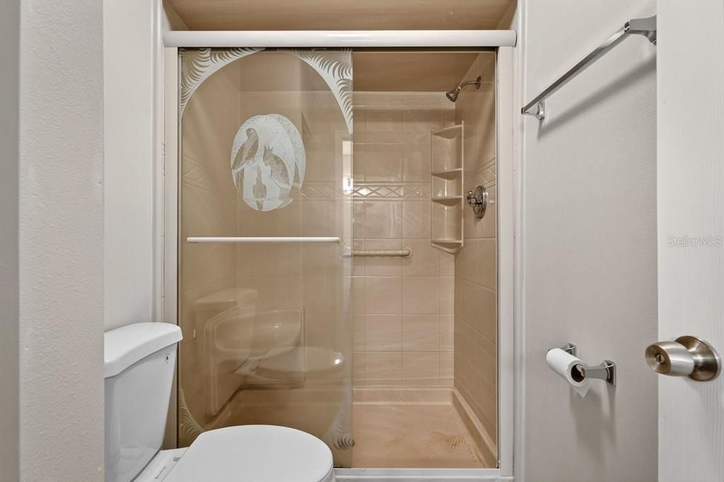 Activo con contrato: $239,000 (2 camas, 2 baños, 1242 Pies cuadrados)