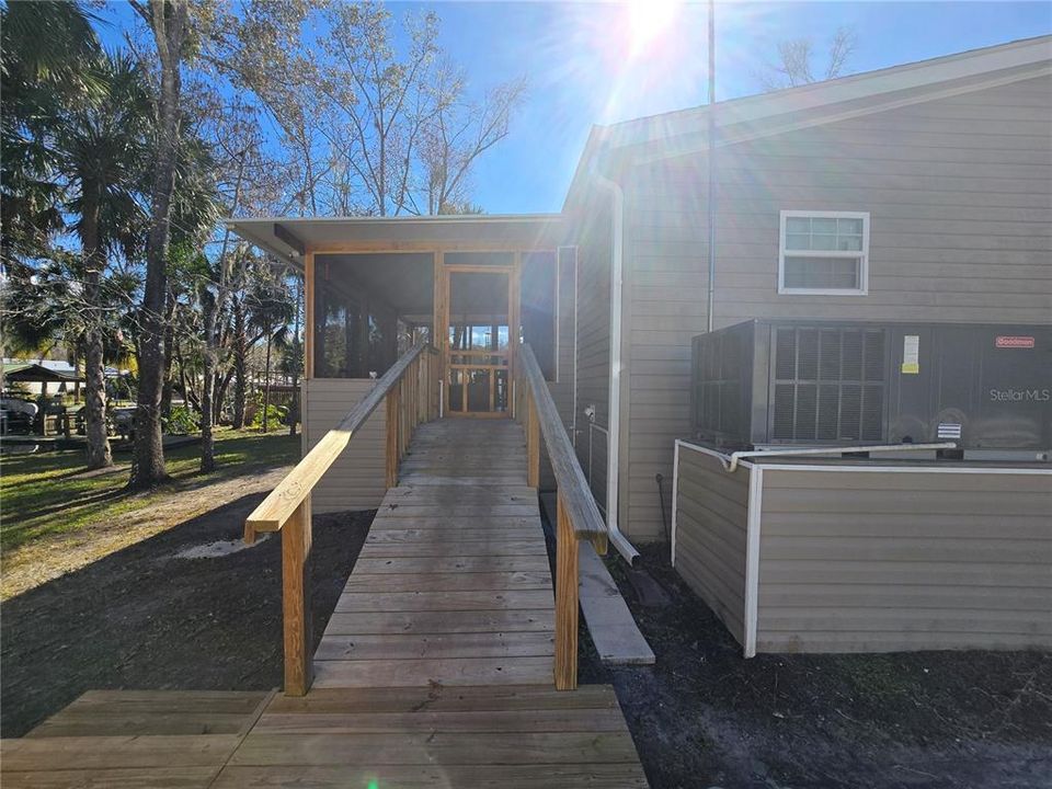 En Venta: $359,900 (2 camas, 2 baños, 1296 Pies cuadrados)