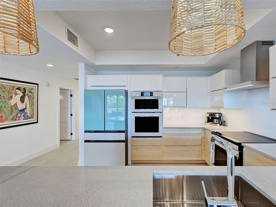 For Sale: $799,000 (2 beds, 2 baths, 1833 Square Feet)