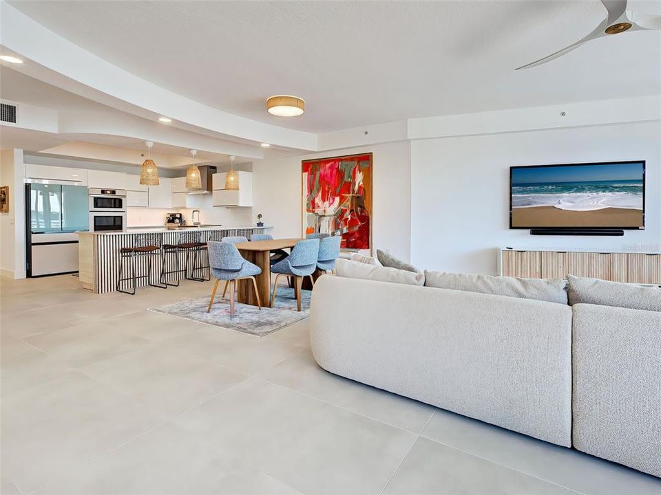For Sale: $799,000 (2 beds, 2 baths, 1833 Square Feet)