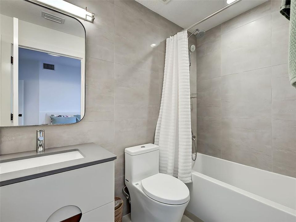 For Sale: $799,000 (2 beds, 2 baths, 1833 Square Feet)
