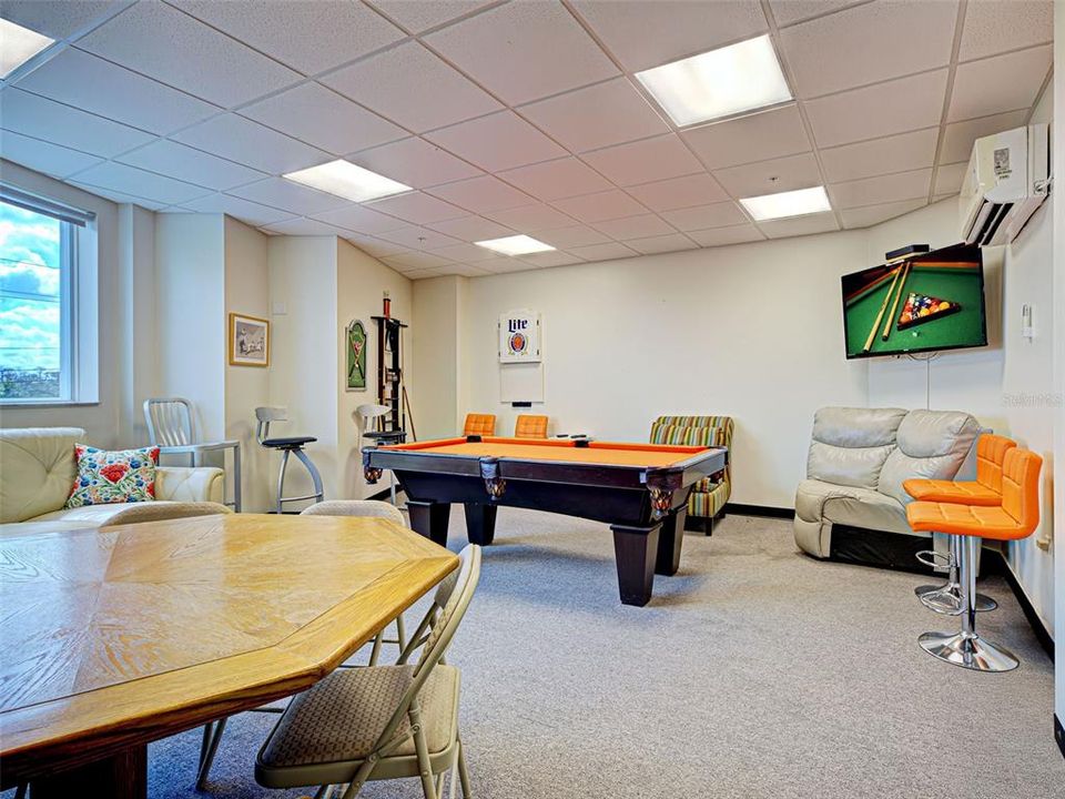 For Sale: $799,000 (2 beds, 2 baths, 1833 Square Feet)