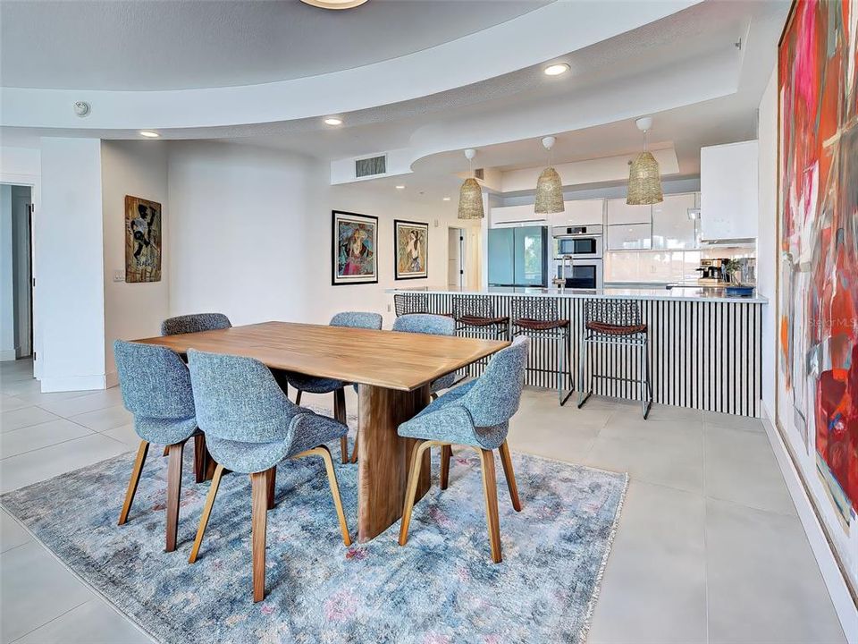 For Sale: $799,000 (2 beds, 2 baths, 1833 Square Feet)
