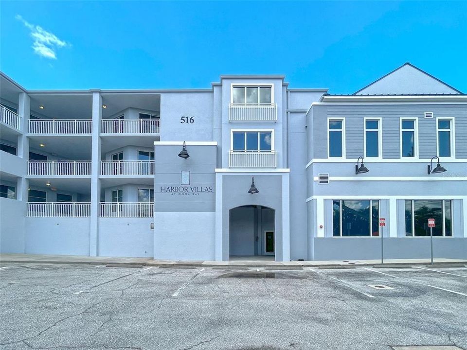 For Sale: $799,000 (2 beds, 2 baths, 1833 Square Feet)