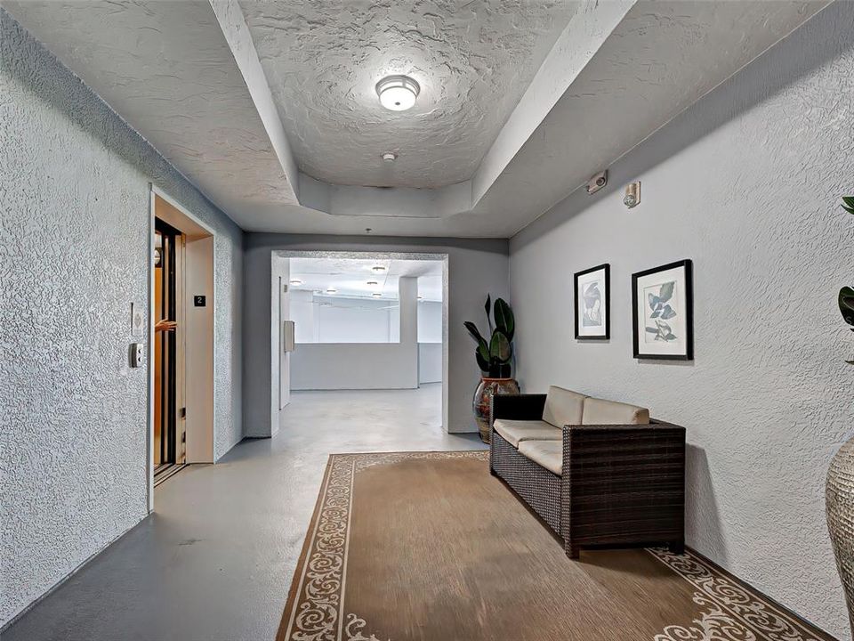 For Sale: $799,000 (2 beds, 2 baths, 1833 Square Feet)