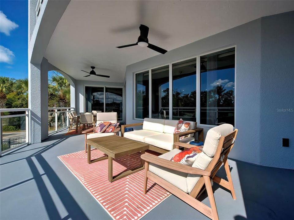 For Sale: $799,000 (2 beds, 2 baths, 1833 Square Feet)