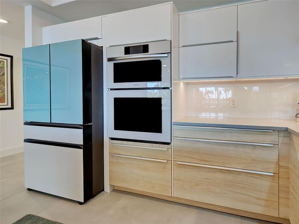 For Sale: $799,000 (2 beds, 2 baths, 1833 Square Feet)