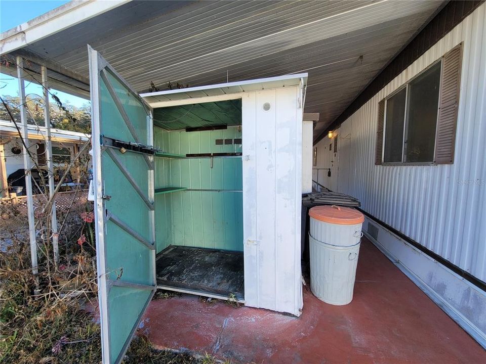For Sale: $78,000 (2 beds, 1 baths, 784 Square Feet)