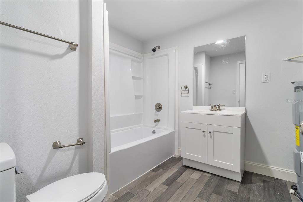 На продажу: $199,900 (3 спален, 2 ванн, 1358 Квадратных фут)