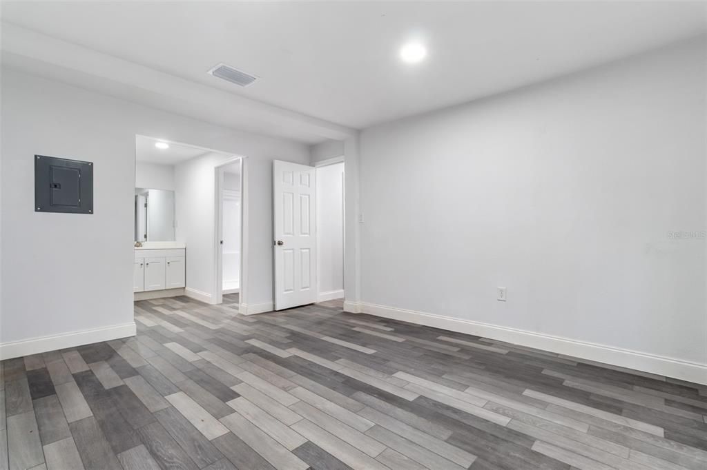 На продажу: $199,900 (3 спален, 2 ванн, 1358 Квадратных фут)