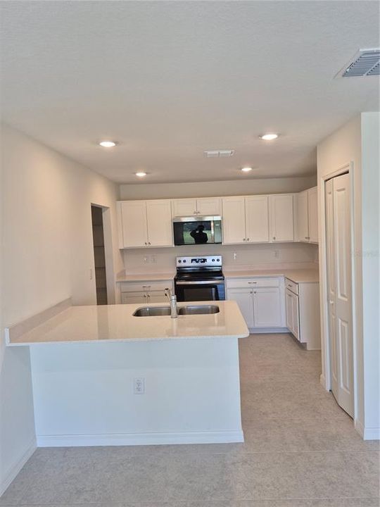 For Sale: $249,990 (3 beds, 2 baths, 1250 Square Feet)