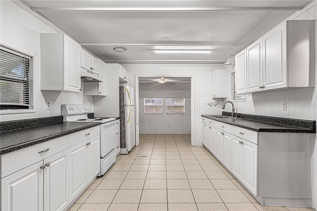 En Venta: $128,000 (2 camas, 1 baños, 834 Pies cuadrados)