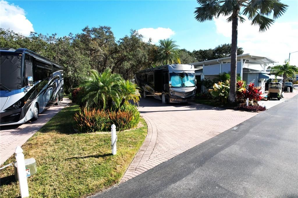 На продажу: $112,000 (0.08 acres)